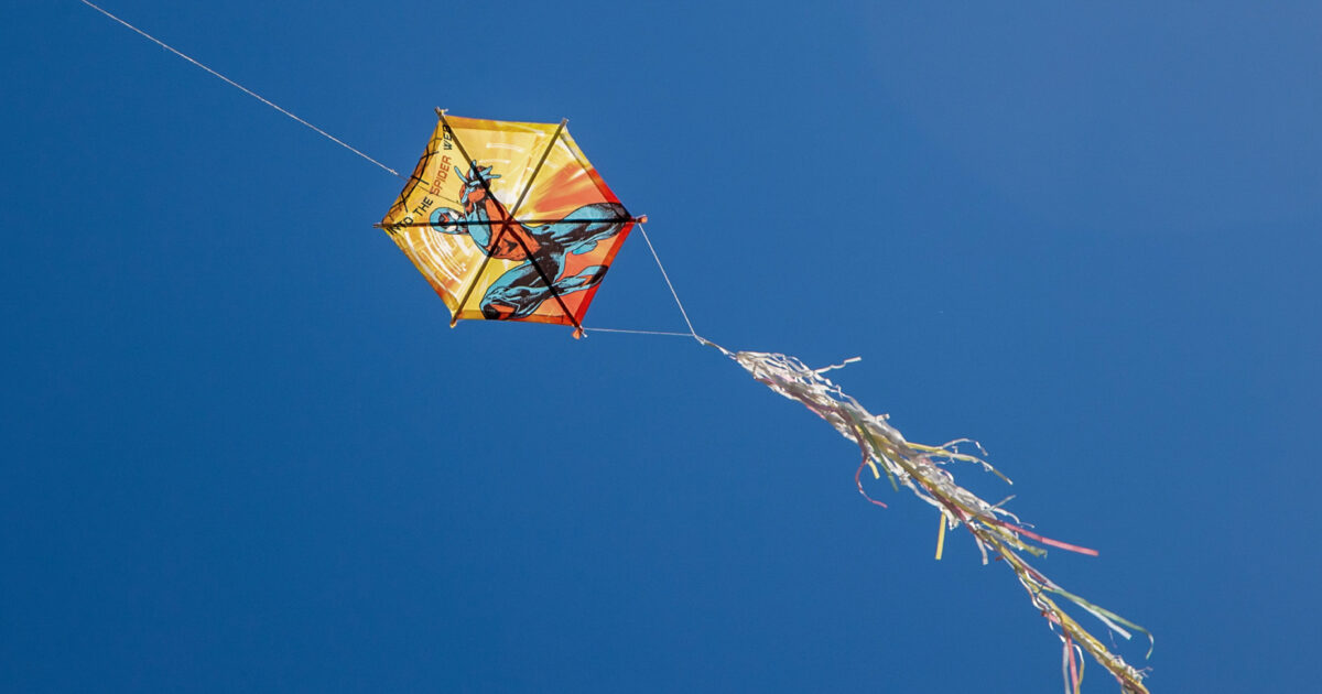 Καιρός-–-Καθαρά-Δευτέρα:-Με-ήλιο-το-πέταγμα-του-χαρταετού-–-«Ήρθε-η-ώρα-να-ξεμουλιάσουμε»-λέει-ο-Κολυδάς