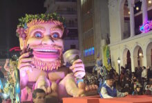 Πατρινό-Καρναβάλι-2026:-Πάνω-από-50.000-καρναβαλιστές-στους-δρόμους-–-Η-Νυχτερινή-Ποδαράτη-παρέλαση