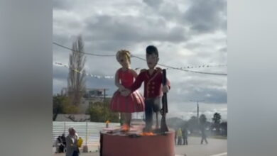 Γλυφάδα:-Ο-βασιλιάς-καρνάβαλος-δεν-καιγόταν-με-τίποτα-–-Προσπαθούσαν-πάνω-από-μια-ώρα-να-του-βάλουν-φωτιά