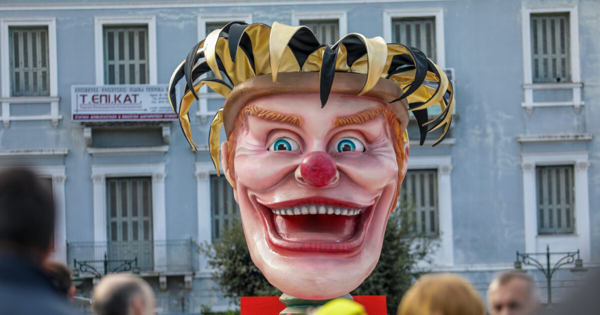 Πατρινό-Καρναβάλι:-50.000-καρναβαλιστές-στους-δρόμους-–-Δείτε-live-τη-μεγάλη-παρέλαση