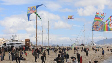 Καιρός-σήμερα:-Καθαρά-Δευτέρα-με-βροχές-σε-Κρήτη-και-Κυκλάδες-με-7-μποφόρ-και-άνοδο-θερμοκρασίας