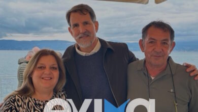 Ο-Παύλος-Ντε-Γκρες-έφαγε-σε-ουζερί-της-Εύβοιας-και-ξετρελάθηκε-με-τους-μεζέδες