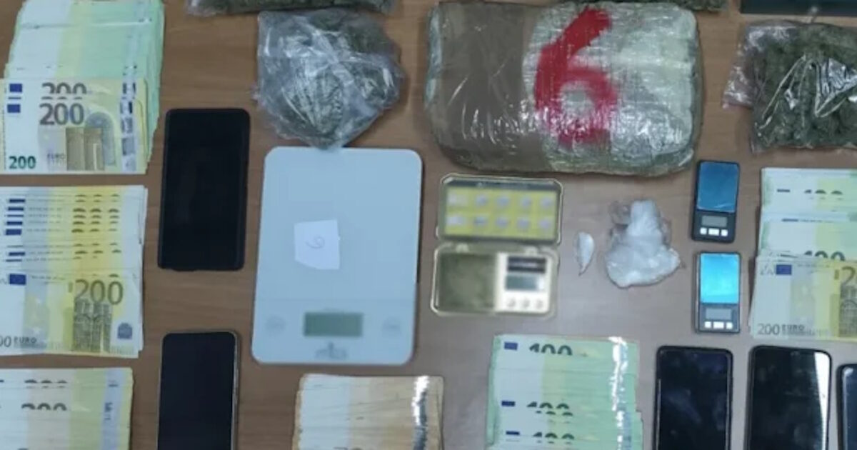 Ρόδος:-Ελεύθεροι-με-περιοριστικούς-όρους-2-από-τους-5-κατηγορούμενους-για-διακίνηση-7-κιλών-κοκαΐνης