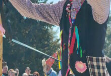 Καθαρά-Δευτέρα:-Φαλλοί,-πειράγματα-και-διονυσιακό-κέφι-στον-Τύρναβο-–-Το-«ακόλαστο»-Μπουρανί-ζωντάνεψε-ξανά