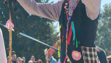 Καθαρά-Δευτέρα:-Φαλλοί,-πειράγματα-και-διονυσιακό-κέφι-στον-Τύρναβο-–-Το-«ακόλαστο»-Μπουρανί-ζωντάνεψε-ξανά