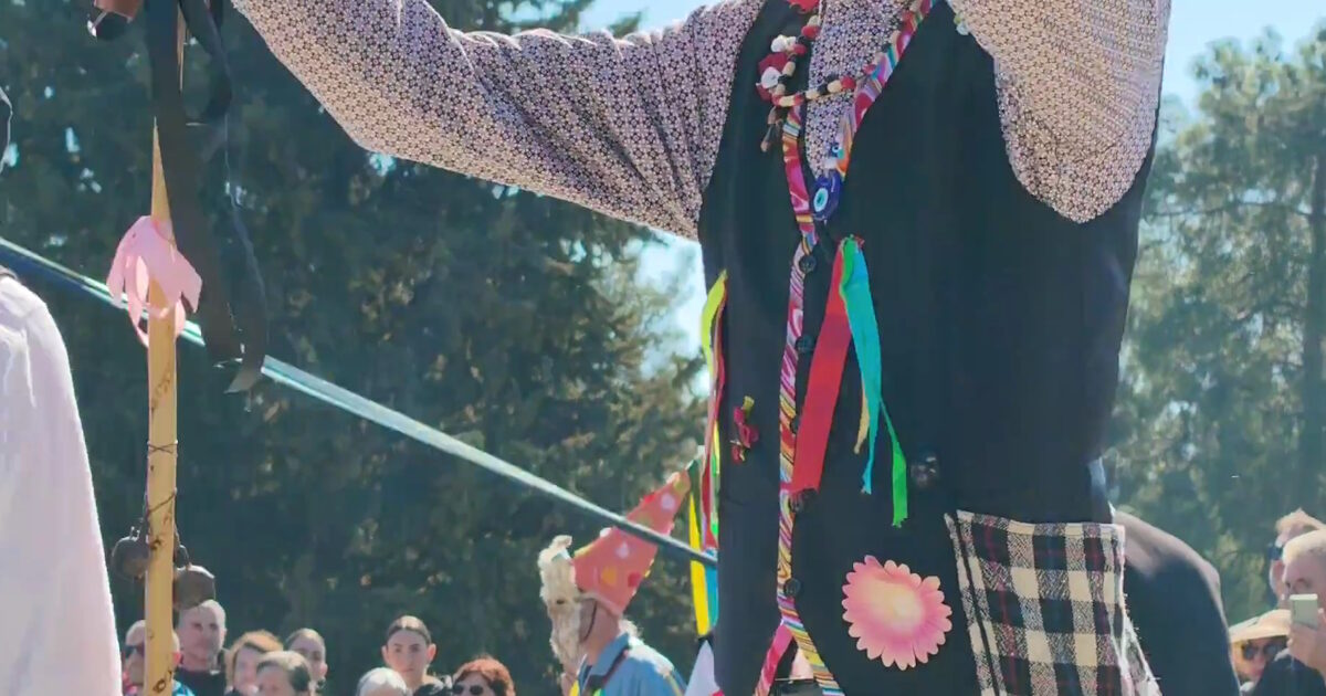 Καθαρά-Δευτέρα:-Φαλλοί,-πειράγματα-και-διονυσιακό-κέφι-στον-Τύρναβο-–-Το-«ακόλαστο»-Μπουρανί-ζωντάνεψε-ξανά