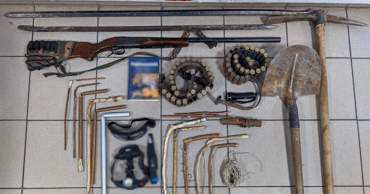 Θεσσαλονίκη:-Έσκαβαν-με-φτυάρια-και-τσάπες-για-αρχαιότητες-μέσα-σε-αρχαιολογικό-χώρο-–-3-συλλήψεις