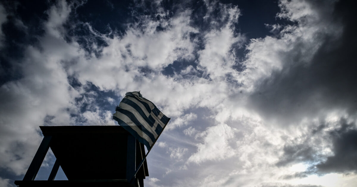 Καιρός-αύριο:-Τοπικές-βροχές-σε-Μακεδονία,-Θράκη-και-Αιγαίο-–-Λιακάδα-με-λίγες-νεφώσεις-στην-υπόλοιπη-χώρα