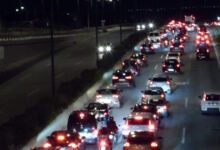 Κίνηση-στους-δρόμους:-Ουρές-χιλιομέτρων-με-κατεύθυνση-προς-Αθήνα-εξαιτίας-της-επιστροφής-των-εκδρομέων-του-τριημέρου