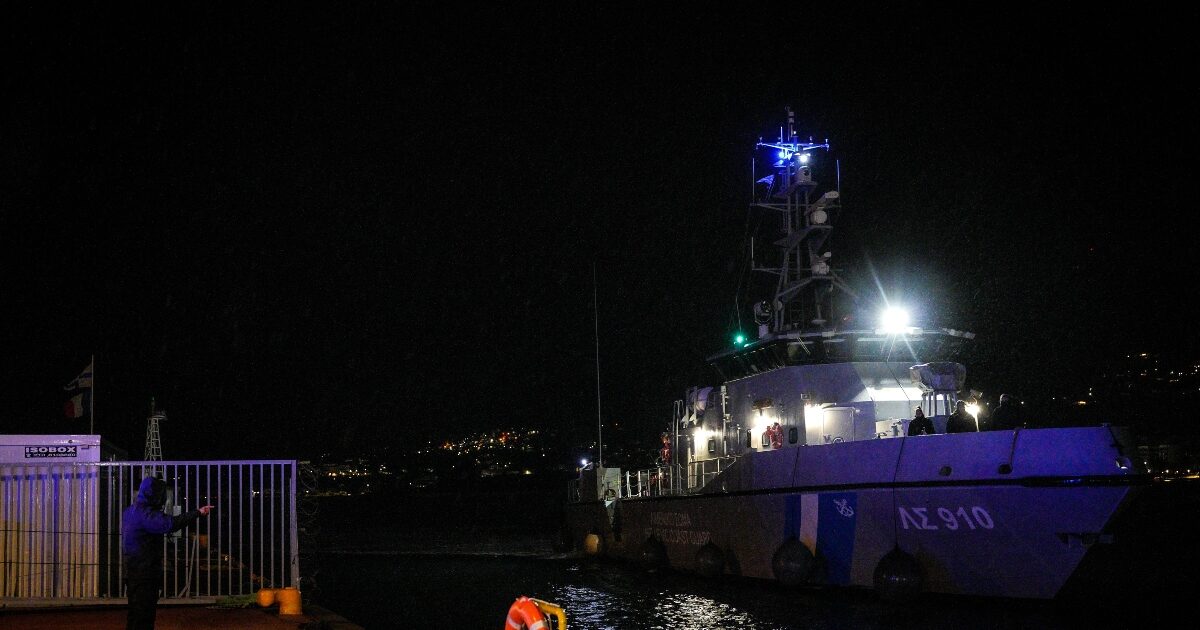 Ψαράδικο-με-6-επιβαίνοντες-«έμπασε»-νερά-ενώ-έπλεε-ανοιχτά-από-τη-Σύρο