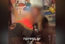 Ίλιον:-Διασώστης-αντί-να-δώσει-τις-πρώτες-βοήθειες-σε-λιπόθυμη-γυναίκα-σε-νυχτερινό-κέντρο,-άρχισε-να-τραγουδάει