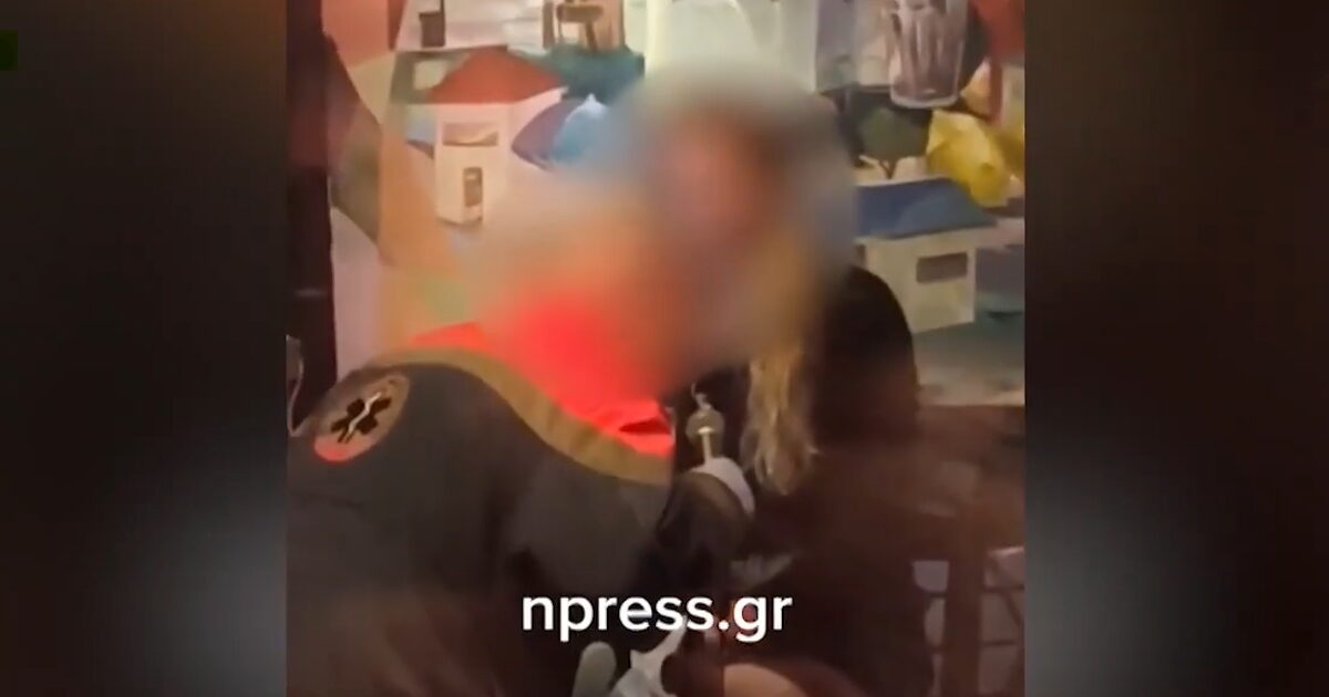 Ίλιον:-Διασώστης-αντί-να-δώσει-τις-πρώτες-βοήθειες-σε-λιπόθυμη-γυναίκα-σε-νυχτερινό-κέντρο,-άρχισε-να-τραγουδάει