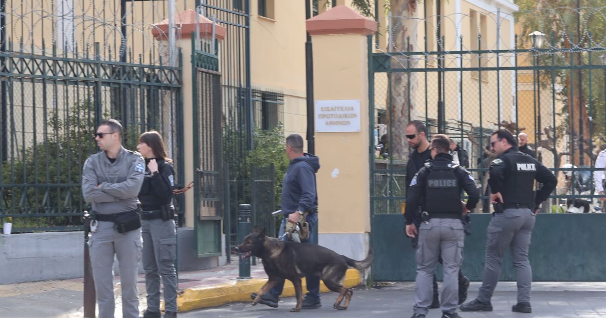 Φάρσα-το-απειλητικό-τηλεφώνημα-για-βόμβα-στα-δικαστήρια-της-Ευελπίδων-–-Εκκενώθηκε-ο-χώρος