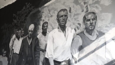 Οι-200-της-Καισαριανής: Η-συγκινητική-τοιχογραφία-με-τους-εκτελεσμένους-στην-Ανώτατη-Σχολή-Καλών-Τεχνών