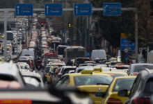 Κίνηση-στους-δρόμους:-Ουρές-χιλιομέτρων-σε-Κηφισό,-Αθηνών-και-Πειραιά-–-30λεπτες-καθυστερήσεις-στην-Αττική-Οδό