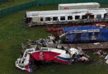 Τέμπη:-Συντρίμμια-και-αποκαΐδια-στο-Κουλούρι-–-Βίντεο-από-drone-στο-ανοιχτό-«νεκροταφείο»-των-τρένων-3-χρόνια-μετά-την-τραγωδία