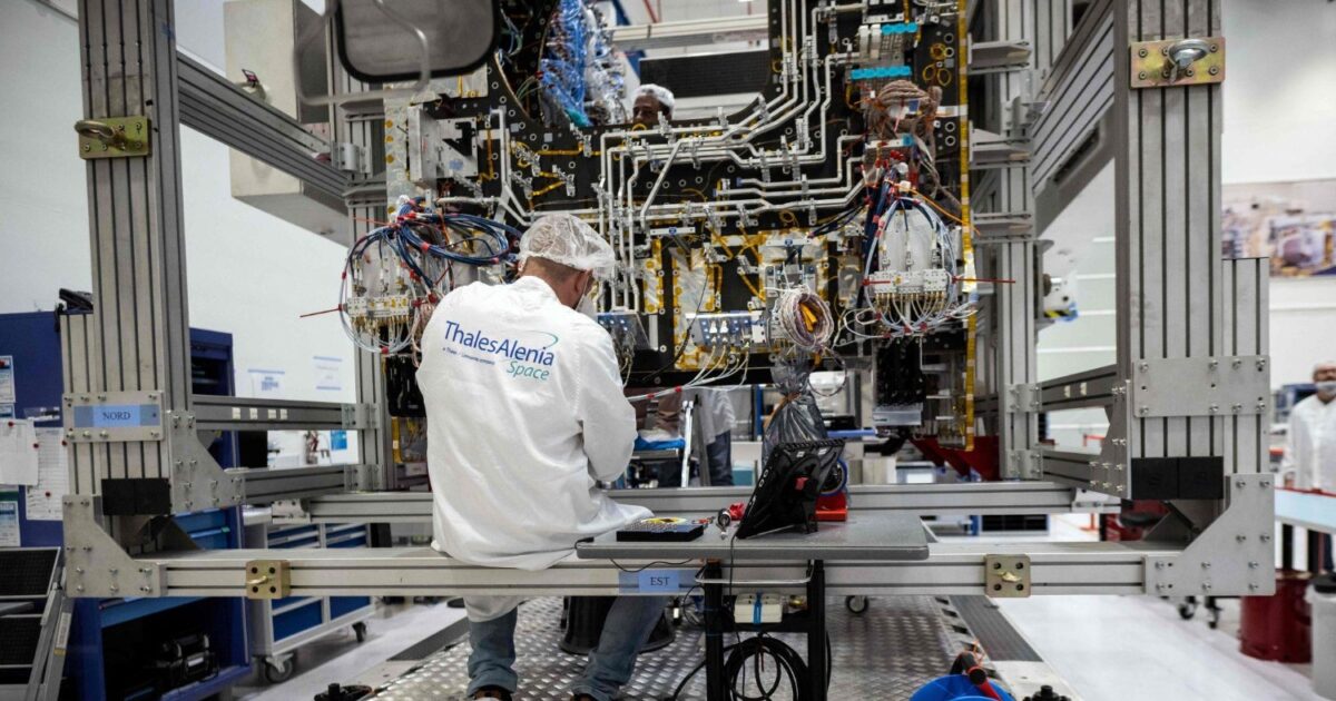 Ελλάδα-–-Γαλλία-–-Κύπρος:-Συμμαχία-στο-Διάστημα-για-τον-hellas-sat-5-και-επικοινωνίες-laser