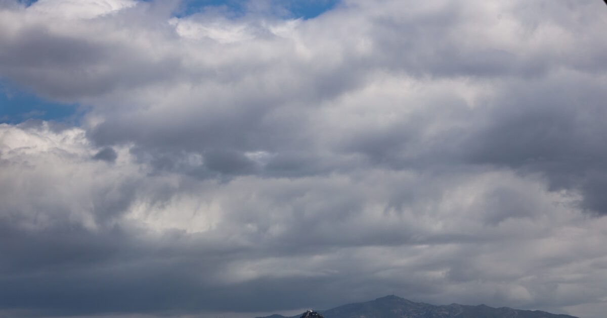 Καιρός-σήμερα:-Συννεφιά-στο-μεγαλύτερο-μέρος-της-χώρας-Βροχές-σε-Πελοπόννησο,-Ιόνιο,-Εύβοια-και-Θεσσαλία
