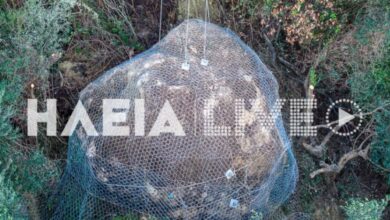 Κατάκολο:-Ελεγχόμενη-ανατίναξη-στον-βράχο-40-τόνων-που-απειλεί-σπίτια-και-επιχειρήσεις-–-Στο-σημείο-πυροτεχνουργός