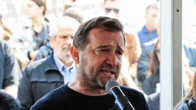 Νίκος-Πλακιάς:-«Το-μόνο-που-με-ένοιαζε-ήταν-αν-τα-παιδιά-ήταν-ζωντανά,-αν-φώναζαν-“μαμά-και-μπαμπά”»