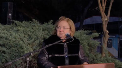 Τέμπη:-Η-Γιάννα-Βούλγαρη,-μητέρα-του-ενός-μηχανοδηγού-της-εμπορικής-αμαξοστοιχίας-ξέσπασε:-«Το-παιδί-μου-λοιδορήθηκε-όσο-τίποτε»