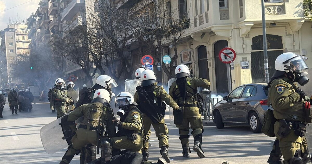 Τέμπη:-Επεισόδια-και-στη-Θεσσαλονίκη-μετά-το-συλλαλητήριο