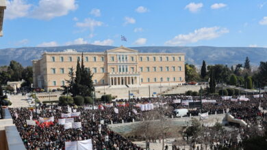 Τέμπη:-Μεγαλειώδεις-συγκεντρώσεις-σε-όλη-τη-χώρα-–-Ένταση-και-μικροεπεισόδια-σε-Αθήνα-και-Θεσσαλονίκη