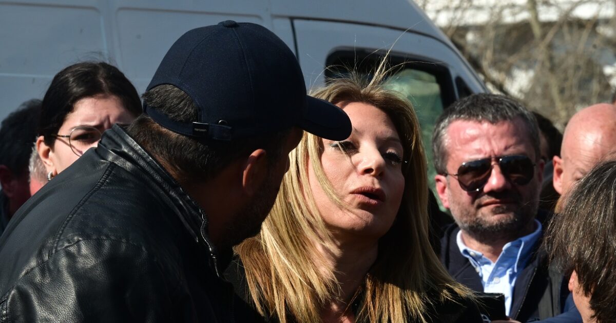 Ο-Πάνος-Ρούτσι-διαψεύδει-τα-περί-«έντασης»-με-την-Μαρία-Καρυστιανού-στη-συγκέντρωση-για-τα-Τέμπη