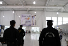 «Ελευθέριος-Βενιζέλος»:-Άνδρας-σε-αμόκ-πέταξε-μπουκάλια-σε-επιβάτες-και-διέλυσε-κατάστημα-duty-free-–-Βίντεο-ντοκουμέντο