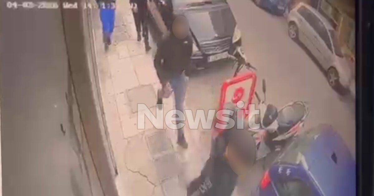 Βίντεο-–-ντοκουμέντο-δευτερόλεπτα-μετά-το-μαχαίρωμα-σε-17χρονο-έξω-από-σχολείο-στον-Άγιο-Παντελεήμονα