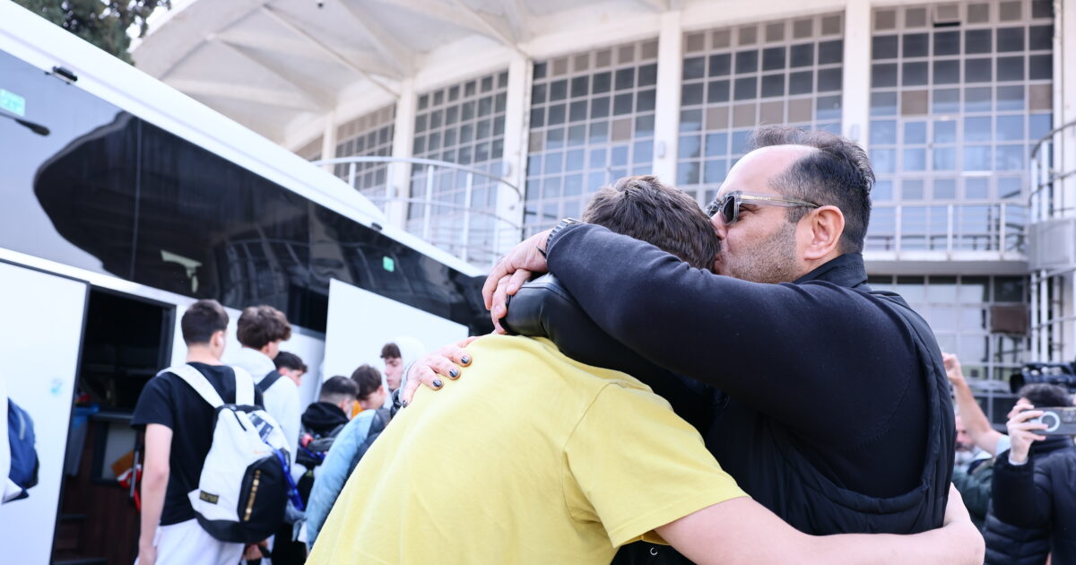 Επαναπατρίστηκαν-οι-πρώτοι-162-Έλληνες-που-είχαν-εγκλωβιστεί-σε-Ισραήλ,-ΗΑΕ-και-Ομάν:-Με-ειδική-πτήση-της-aegean-και-οδικώς-ο-απεγκλωβισμός-τους