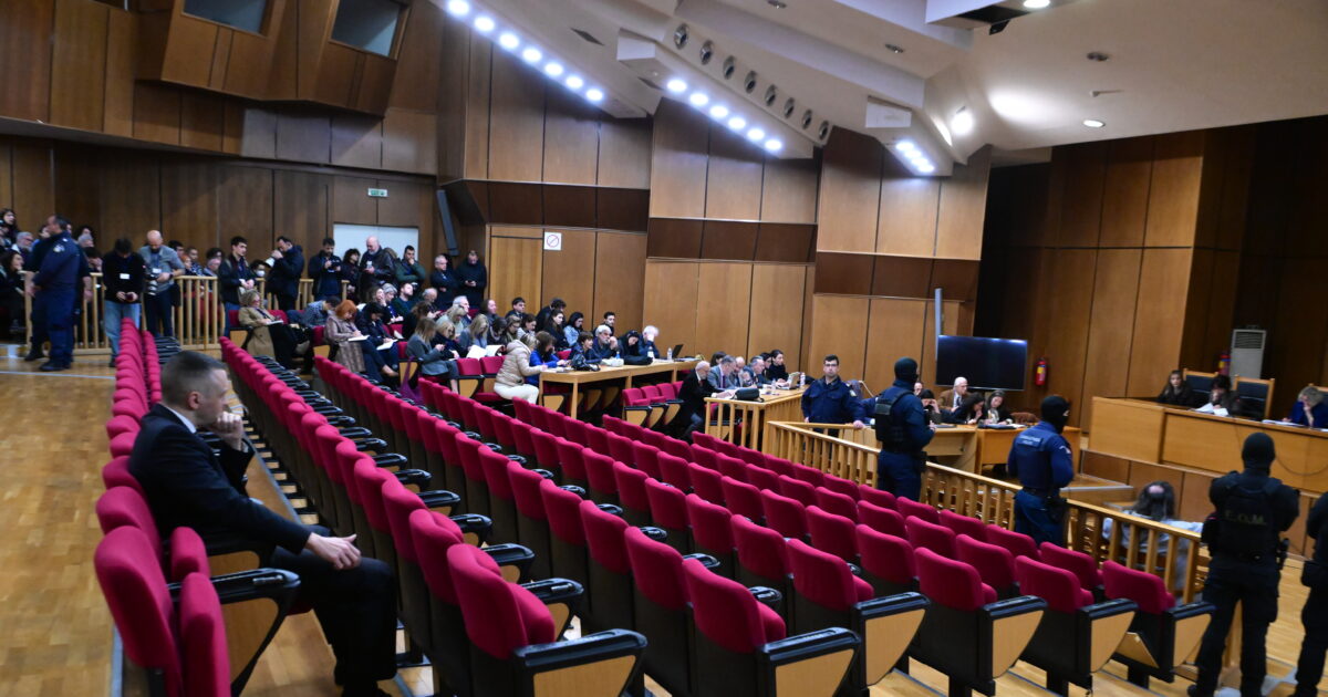 Δίκη-Χρυσής-Αυγής:-Η-«μάχη»-των-ελαφρυντικών-και-ο-κίνδυνος-για-16-να-μπουν-στη-φυλακή