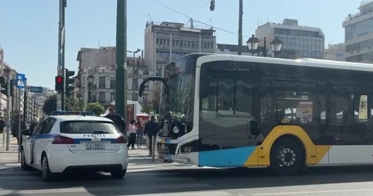Πειραιάς:-Σοβαρός-τραυματισμός-ηλικιωμένου-που-παρασύρθηκε-από-λεωφορείο