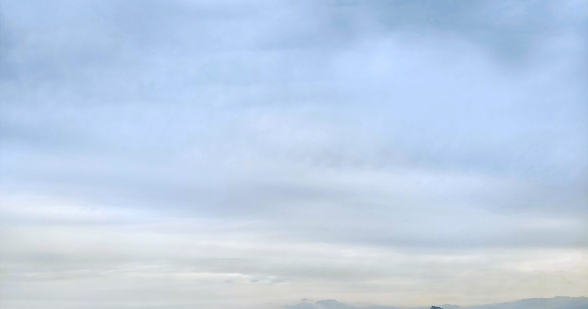 Καιρός-σήμερα:-«Διπρόσωπος»-με-βροχές-και-ηλιοφάνεια-–-Στους-19-βαθμούς-η-θερμοκρασία