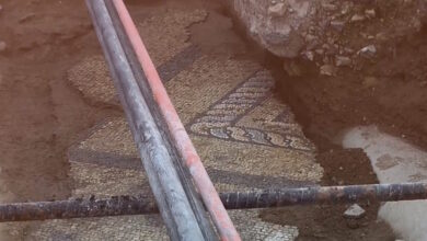 Αθήνα:-Βρέθηκε-τυχαία-αρχαίο-ψηφιδωτό-στην-οδό-Ευριπίδου-–-Εντυπωσιακά-πλάνα-από-το-σπουδαίο-εύρημα