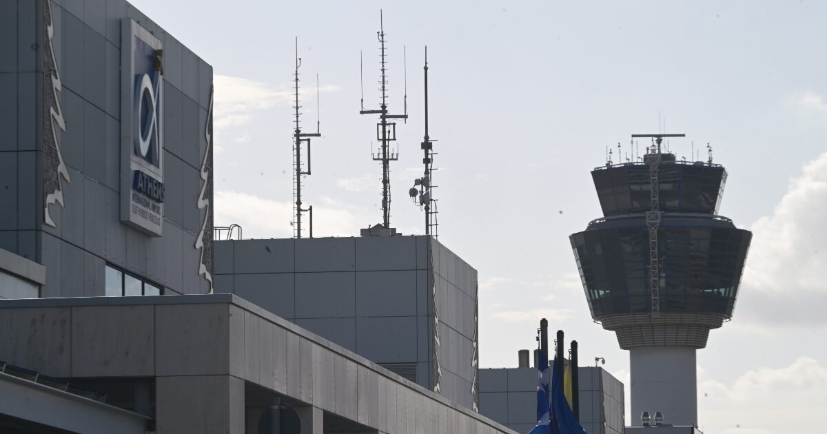 Επέστρεψαν-στην-Ελλάδα-87-Έλληνες-από-το-Ομάν-–-Ανάμεσά-τους-και-ένα-μωρό