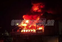 Σύρος:-Μεγάλη-φωτιά-στο-λιμάνι-τα-ξημερώματα-–-Κάηκαν-τρία-σκάφη