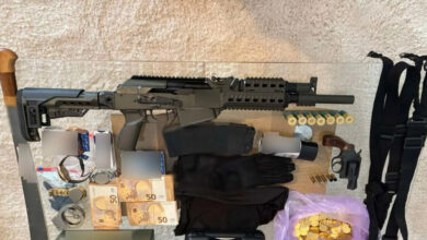 Λάρισα:-Οικογενειακή-υπόθεση-η-σπείρα-με-«χρυσές»-λίρες,-όπλα,-εκβιάσεις-και-απάτες-που-εξαρθρώθηκε