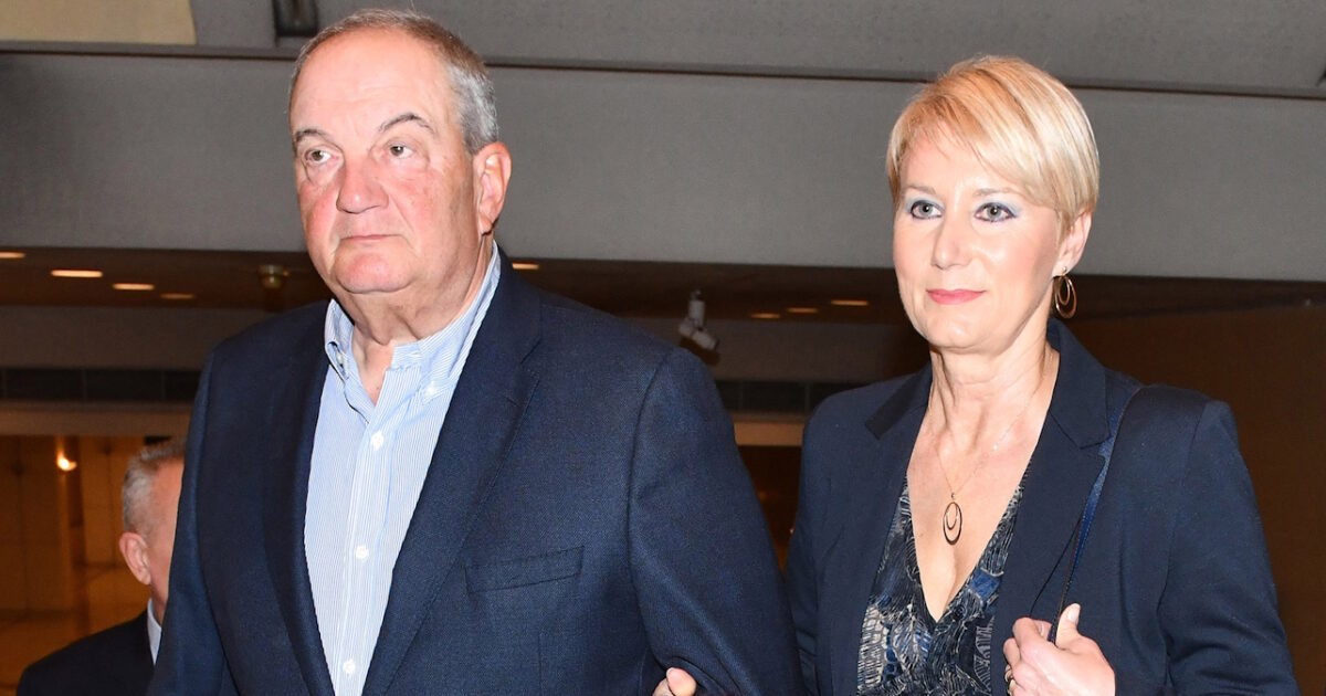 Νατάσα-Παζαΐτη-για-Κώστα-Καραμανλή:-Με-ξεκουράζει-η-αγκαλιά-και-το-χιούμορ-του-συζύγου-μου