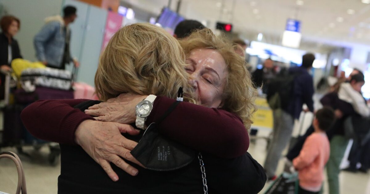 Έφτασαν-στο-«Ελευθέριος-Βενιζέλος»-οι-πτήσεις-με-εκατοντάδες-Έλληνες-από-το-Ντουμπάι