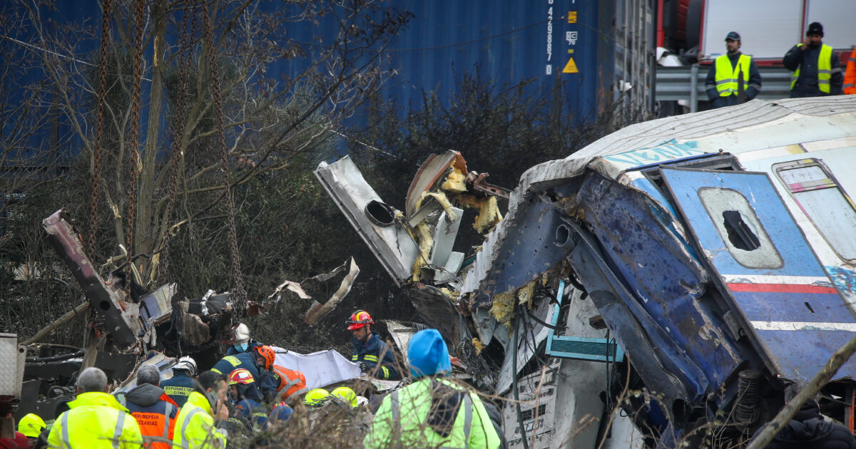 Τέμπη:-Νέα-ένταση-στη-δίκη-για-τα-«εξαφανισμένα»-βίντεο,-κατάσχονται-υπολογιστές-και-σκληροί-δίσκοι-των-πραγματογνωμόνων