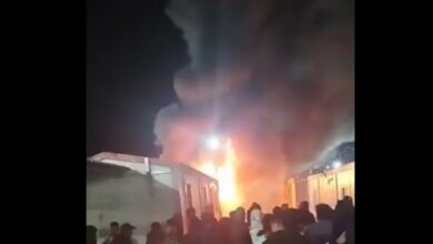 Φωτιά-σε-κοντέινερ-στο-κέντρο-κράτησης-μεταναστών-στην-Αμυγδαλέζα