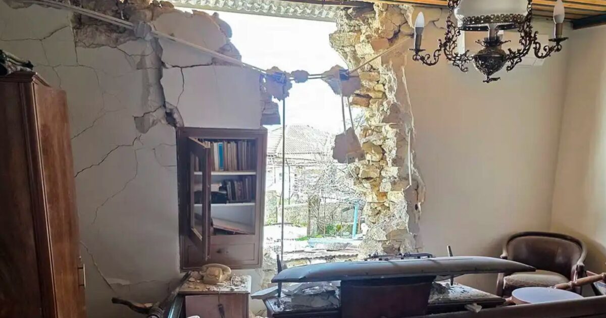 Σεισμός-στη-Θεσπρωτία:-Ζημιές-στα-μισά-σπίτια-του-χωριού-Ψήνα-–-Μεγαλώνει-η-λίστα-των-μη-κατοικήσιμων