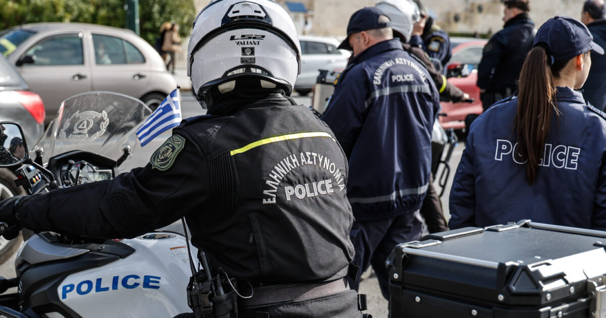 Θεσσαλονίκη:-Έκρυβαν-σε-πατάρι-κουρείου-9-παράνομους-μετανάστες-–-Τέσσερις-συλλήψεις