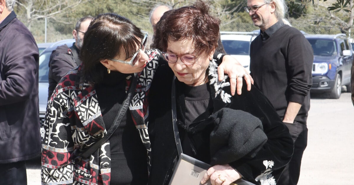 Κηδεία-Χρήστου-Βαλαβανίδη:-Αγαπημένοι-του-φίλοι-και-συνάδελφοι-τού-είπαν-το-«τελευταίο-αντίο»-στη-Ριτσώνα