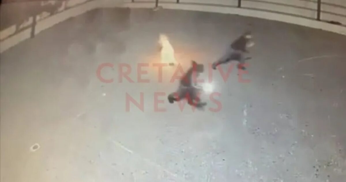 Κρήτη:-Βίντεο-από-την-έκρηξη-στην-αυλή-του-σχολείου-–-«’Ηταν-καθαρά-ένα-παιχνίδι»-υποστήριξε-η-δικηγόρος-τους