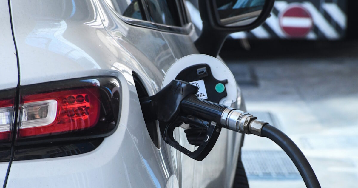 ΑΑΔΕ:-Στα-χέρια-των-διωκτικών-αρχών-κύκλωμα-λαθρεμπορίας-καυσίμων-με-παράνομες-δραστηριότητες-9-εκ.-ευρώ-–-Στον-Εισαγγελέα-14-μέλη