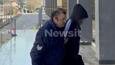 Θεσσαλονίκη:-«Είναι-συντετριμμένος,-δεν-έκανε-κόντρες»,-είπε-η-αδερφή-του-27χρονου-που-απολογείται-για-την-παράσυρση-του-25χρονου
