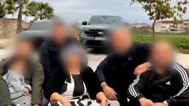 Για-απάτες-πολλών-χιλιάδων-ευρώ,-τοκογλυφίες,-όπλα-και-απειλές-κατηγορούνται-τα-4-αδέρφια-Ρομά-–-«Μου-πούλησαν-λίρες-και-πήρα-20λεπτα»