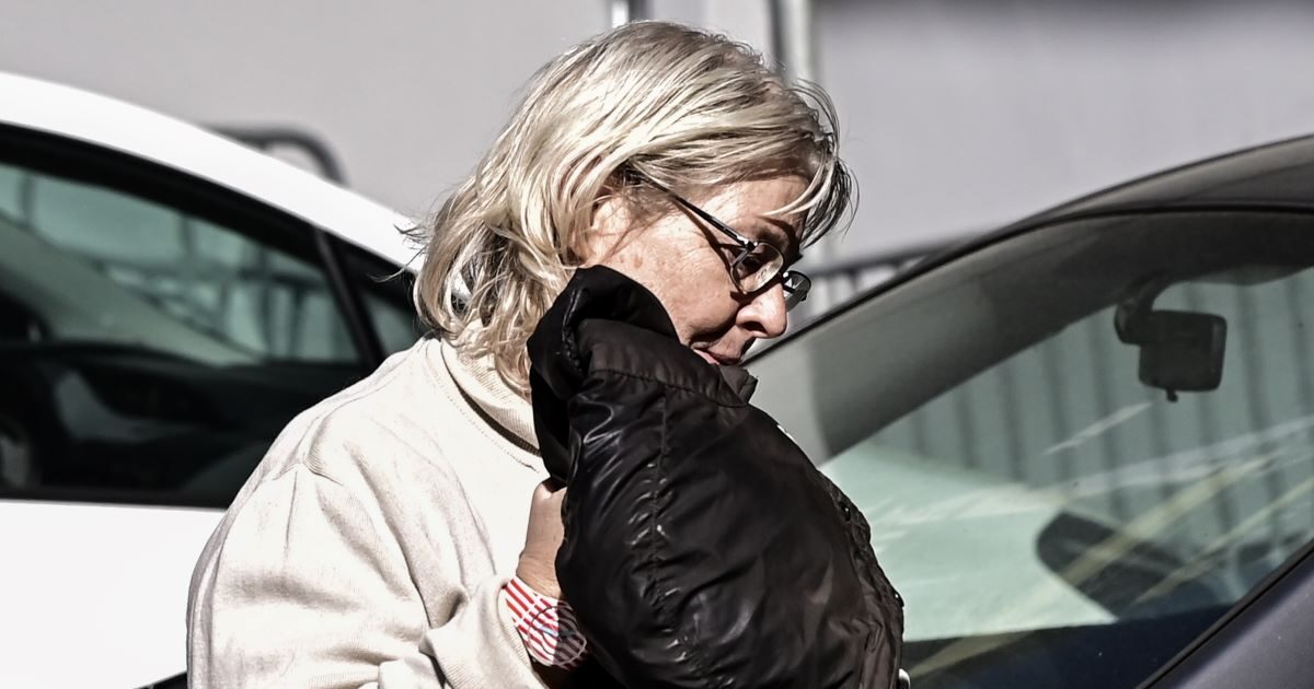 Η-Ελένη-Ζαρούλια-οδηγείται-στις-γυναικείες-φυλακές-της-Θήβας-–-Πέρασε-τη-νύχτα-στο-ΑΤ-Πεύκης